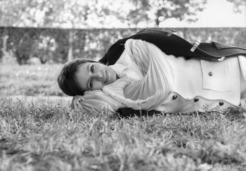 仏女優ナタリー・ドロンさん死去、79歳 「世界一の美女」とも