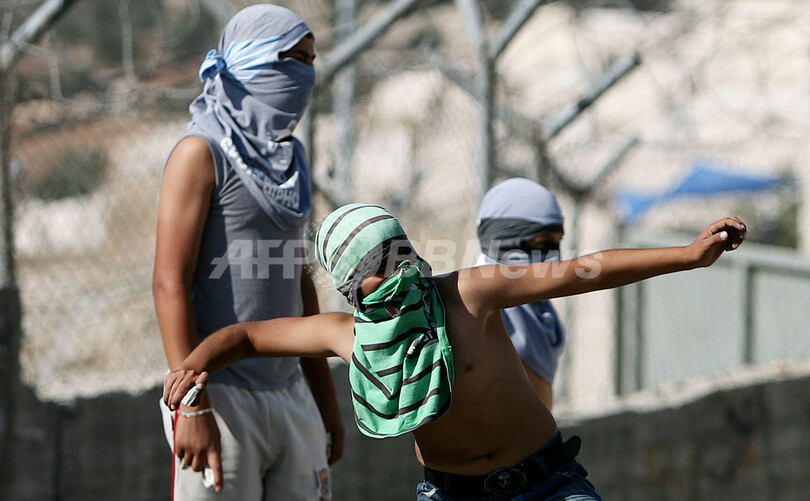 イスラエル当局が「岩のドーム」を封鎖、パレスチナ人と警察が衝突 エルサレム