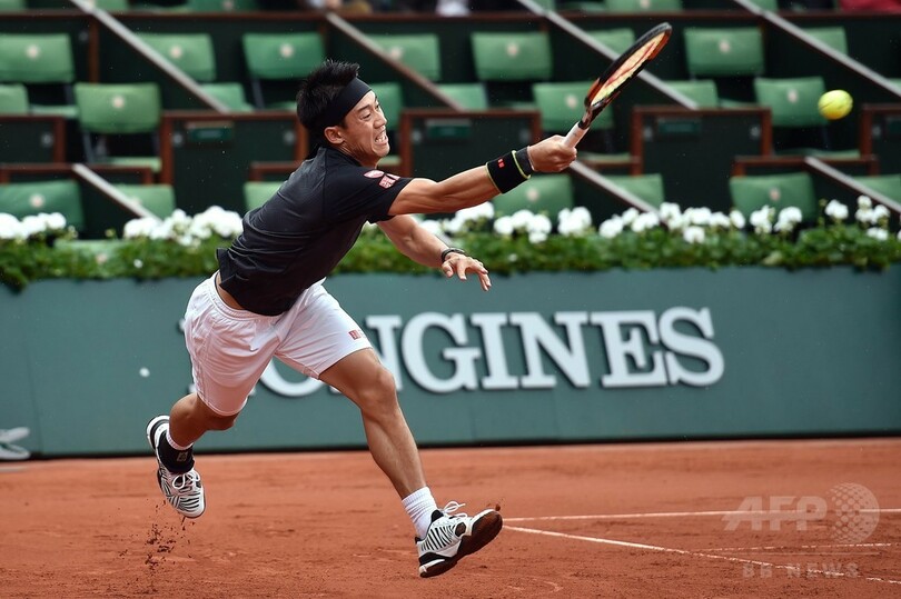 錦織の初戦は雨天中断、第3セットから再開へ 全仏OP