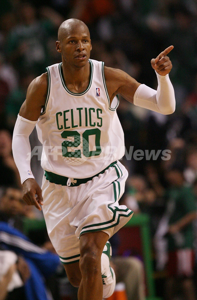 セルティックス マジック下し対戦戦績を五分に戻す、NBAプレーオフ