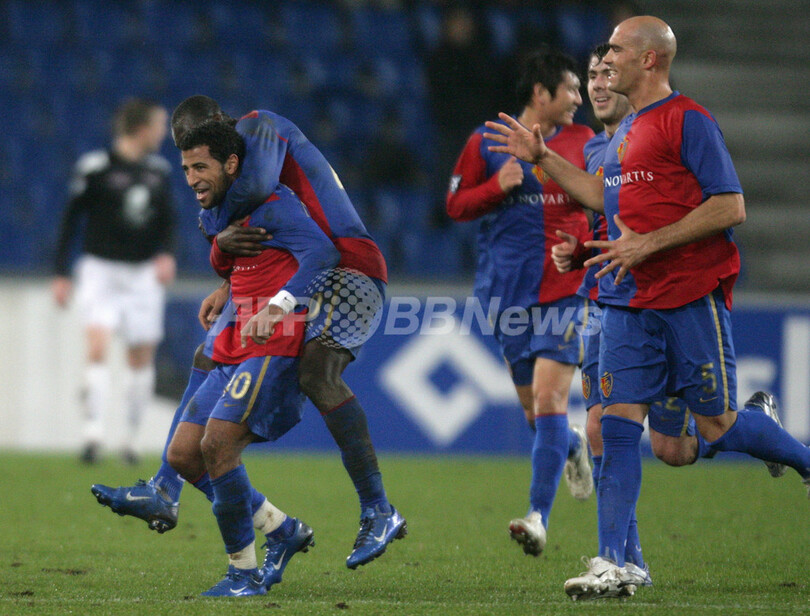 バーゼル SKブランを降し決勝トーナメントへ
