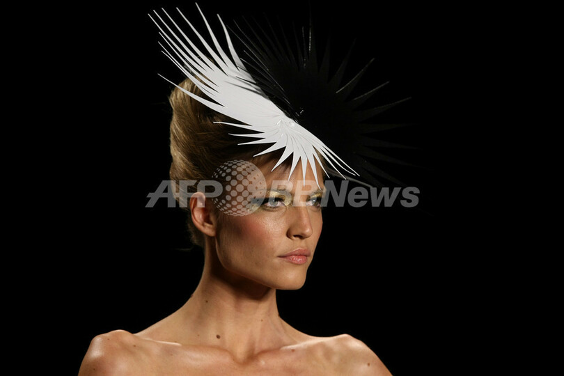 ＜10年春夏サンパウロ・コレクション＞「アンドレ・リマ」、「イザベラ・カペート」ら新作を発表