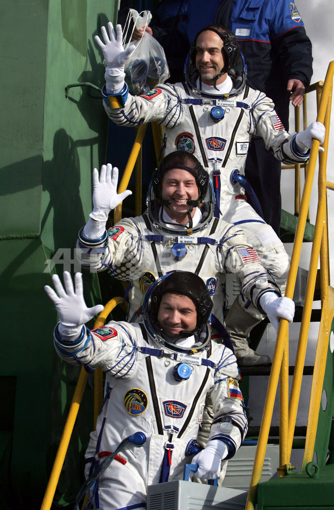 世界で6番目の宇宙旅行者、米ビデオゲーム界の「教祖」が出発