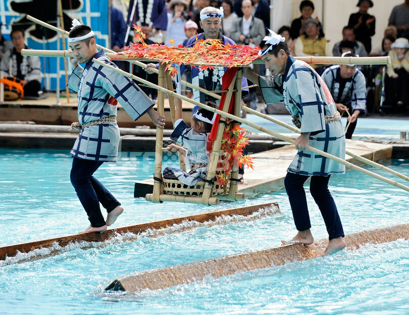 伝統芸能｢木場の角乗り｣、江戸の技を披露