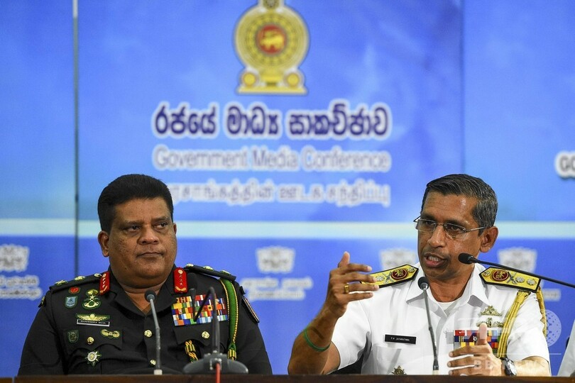 スリランカ沖で火災のタンカー、タグボートで深水域にえい航