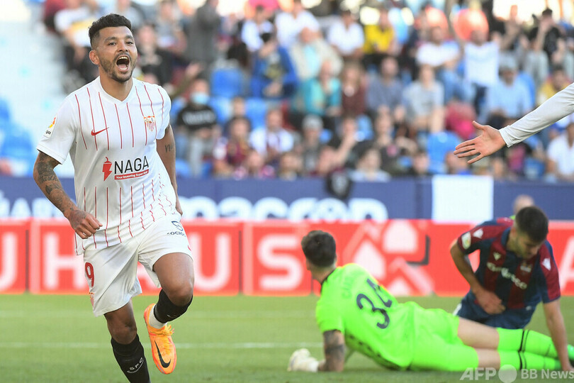 メキシコ代表fwコロナ カタールw杯絶望 練習中に重傷 写真3枚 国際ニュース Afpbb News