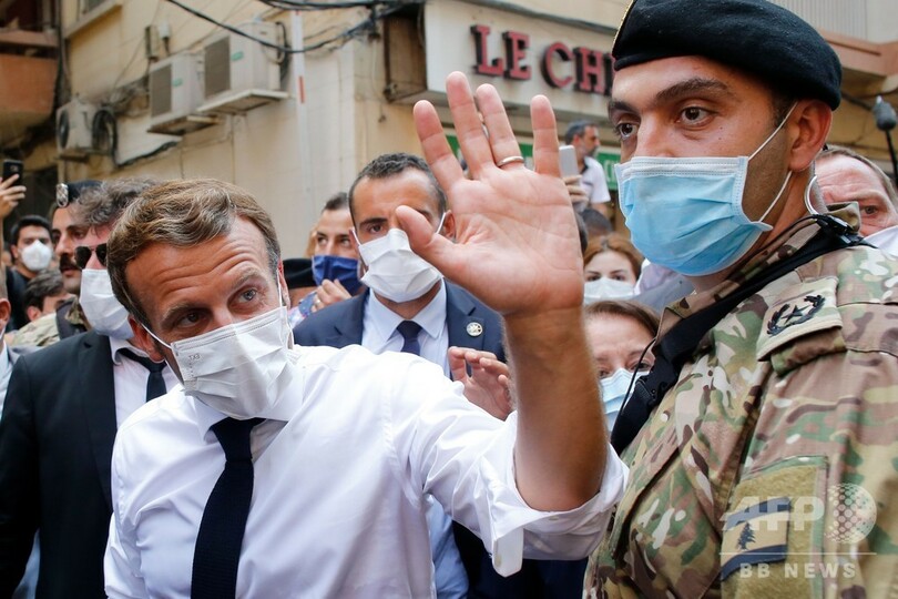 仏大統領、爆発被害のベイルート視察 支援表明し改革要請