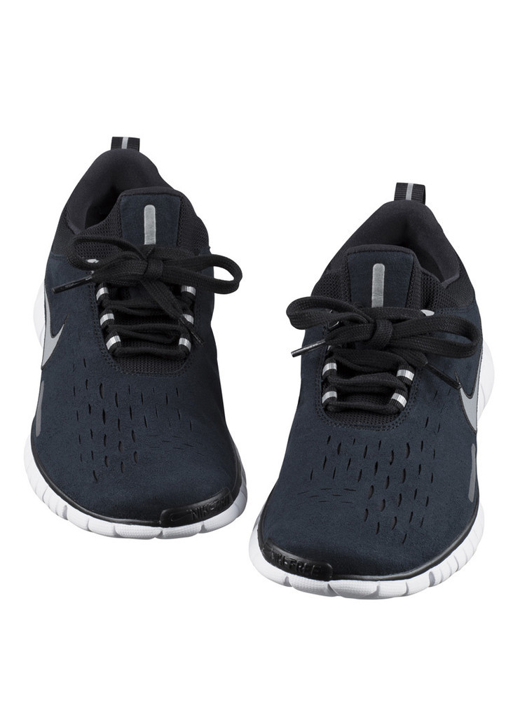 「A.P.C. NIKE」新スニーカー5日から発売へ