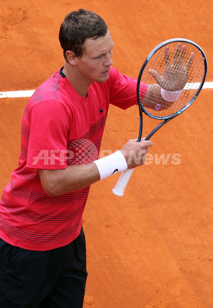 ジョコビッチが悲しみ乗り越え8強入り、錦織は3回戦敗退 モンテカルロ・オープン