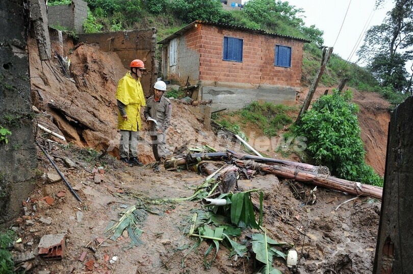 ブラジル東部で豪雨による地滑り、死者31人に
