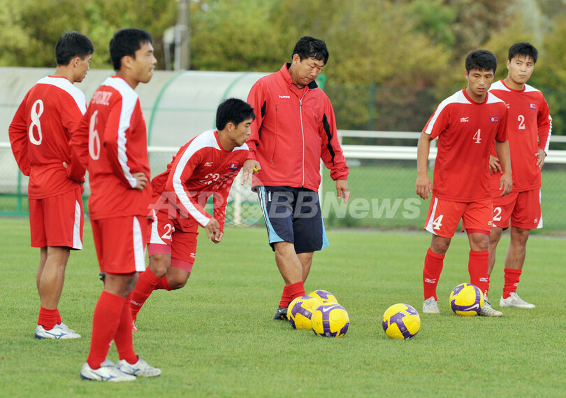 北朝鮮代表がフランス遠征 43年ぶりの渡欧