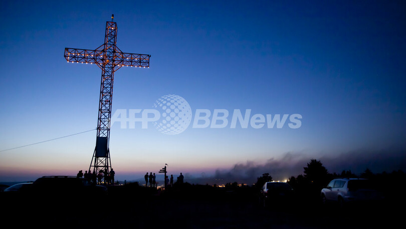 カナダで貨物列車が脱線、爆発炎上 少なくとも80人行方不明