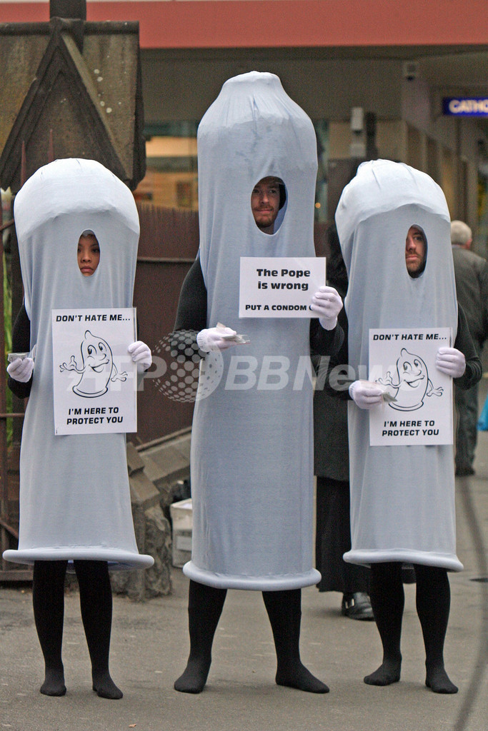 ローマ法王にコンドーム使用求め、豪カトリック教徒が抗議運動