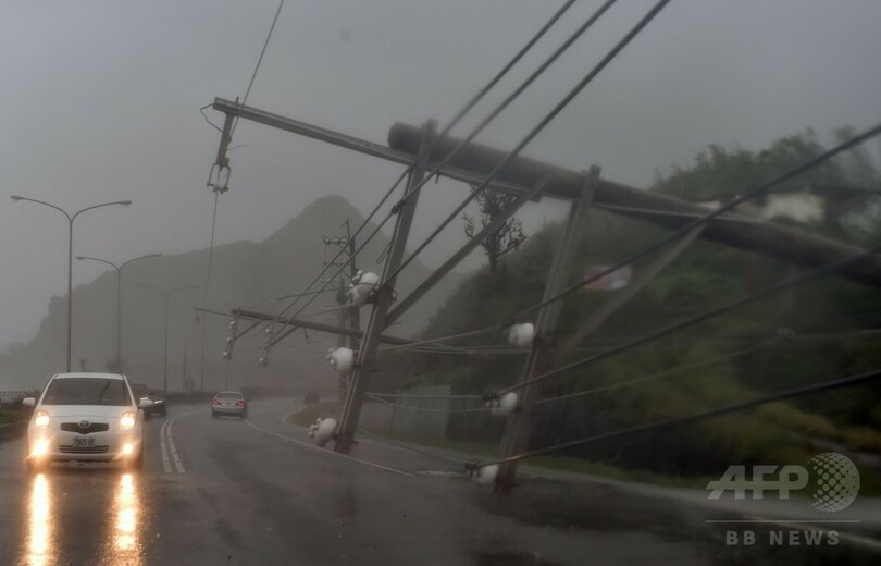 スーパー台風14号、台湾を直撃 21年で最大の勢力