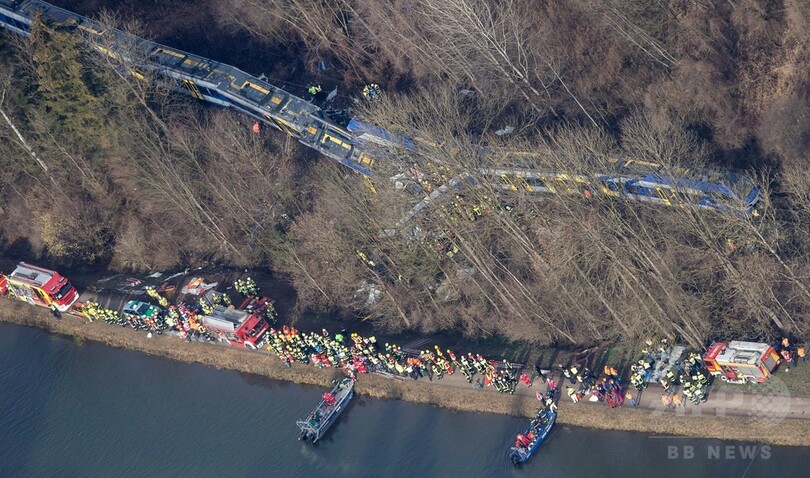 ドイツ列車衝突事故、人為的ミスが原因か 死者10人に