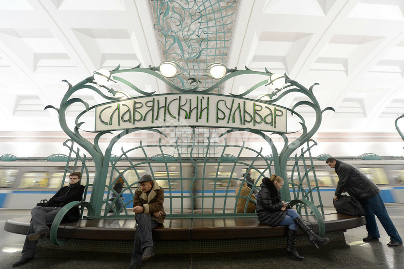 美術館？いいえ、地下鉄駅です ロシア