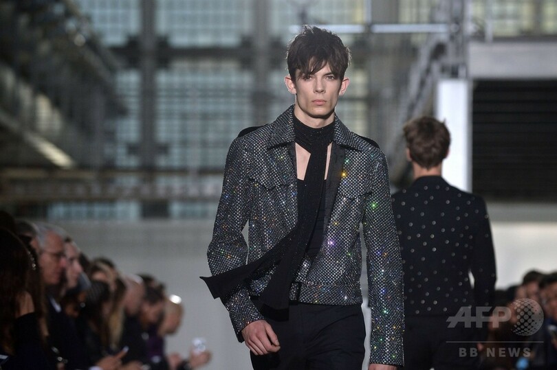 ロックな要素を織り交ぜた新しいアプローチ、「コスチューム ナショナル」15/16年秋冬メンズ