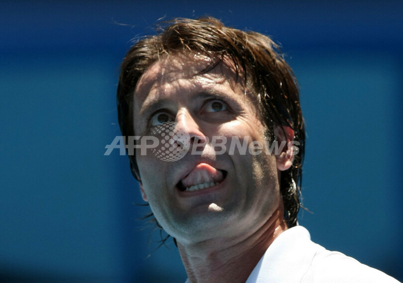 フェデラー ストレートでサントロを破り3回戦へ