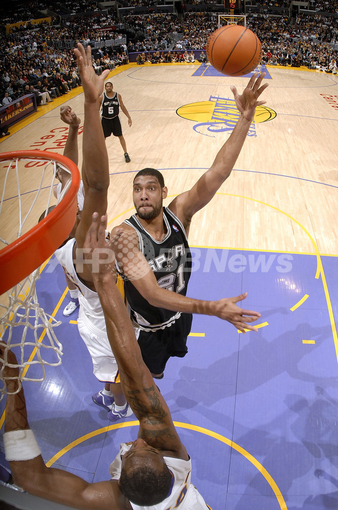 ＜06-07NBA＞スパーズ オーバータイムの末にレイカーズを破り連勝 - 米国