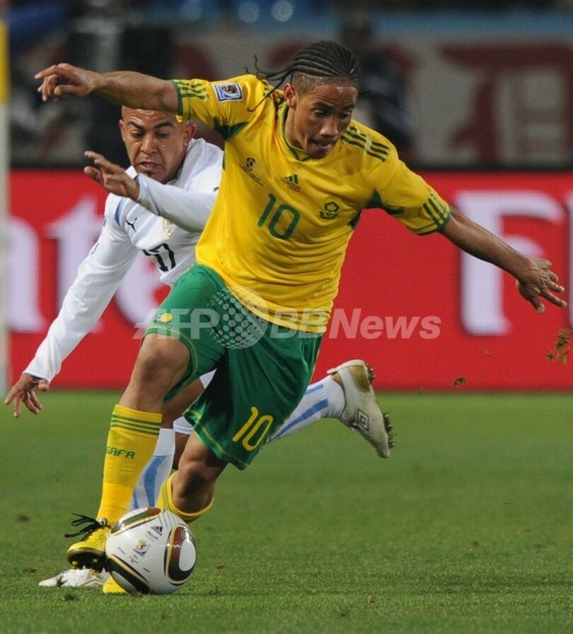ウルグアイ 南アフリカに快勝、フォルラン2得点 W杯