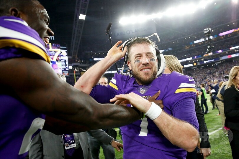 バイキングスが劇的勝利、ジャガーズも決勝へ NFLプレーオフ