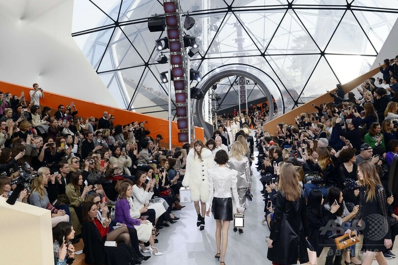 ブランドの伝統にテクノロジーを融合して、「ルイ・ヴィトン」15/16秋冬