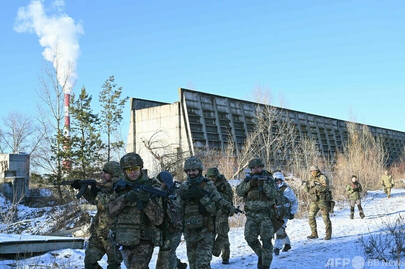 ロシアの侵攻に備えよ ウクライナ予備役訓練