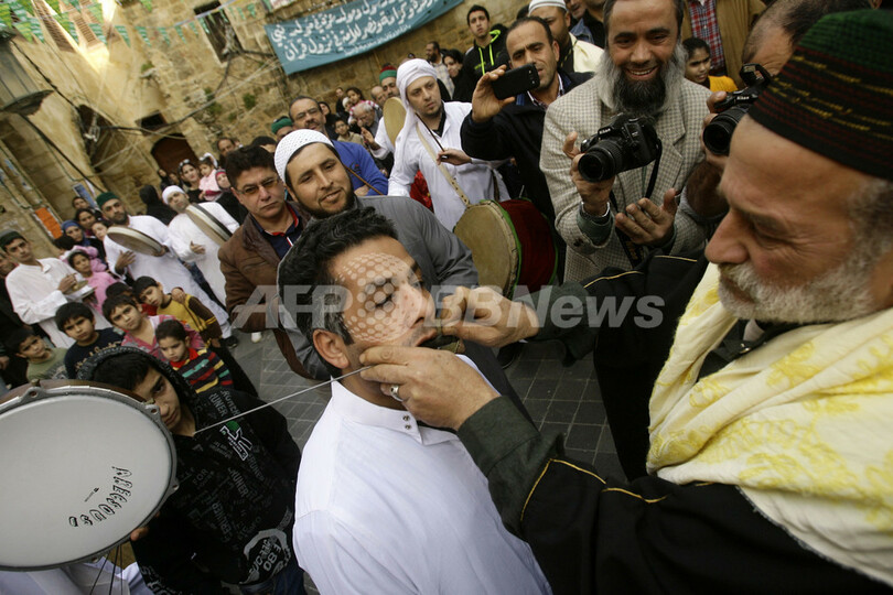 痛くないの？イスラム教預言者生誕祭 レバノン