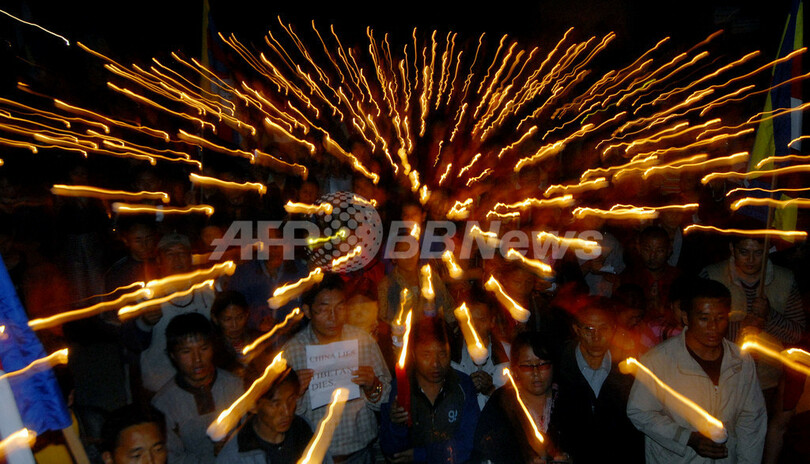 亡命チベット人が中国への抗議活動、ネパール