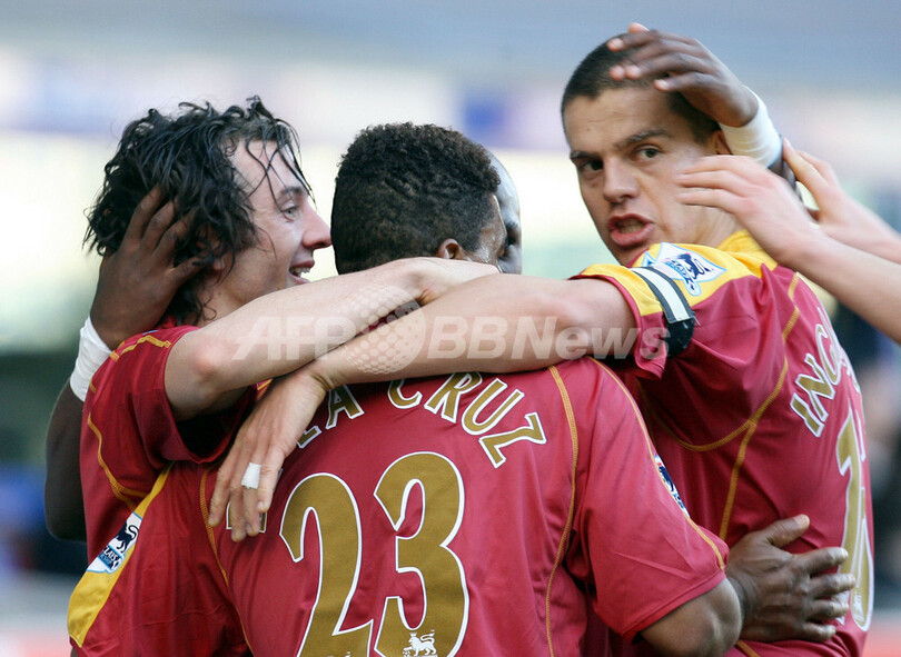 ＜サッカー プレミアリーグ＞エバートン アンディ・ジョンソンのゴールでレディングと引き分ける - 英国