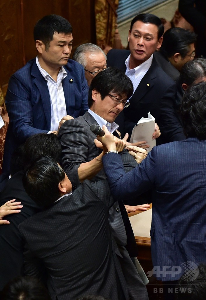 安保法案が参院特別委で可決