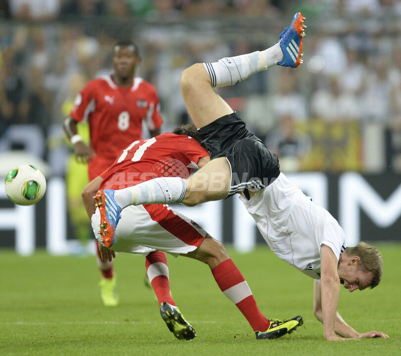 クローゼの代表最多タイ得点でドイツ快勝、W杯欧州予選