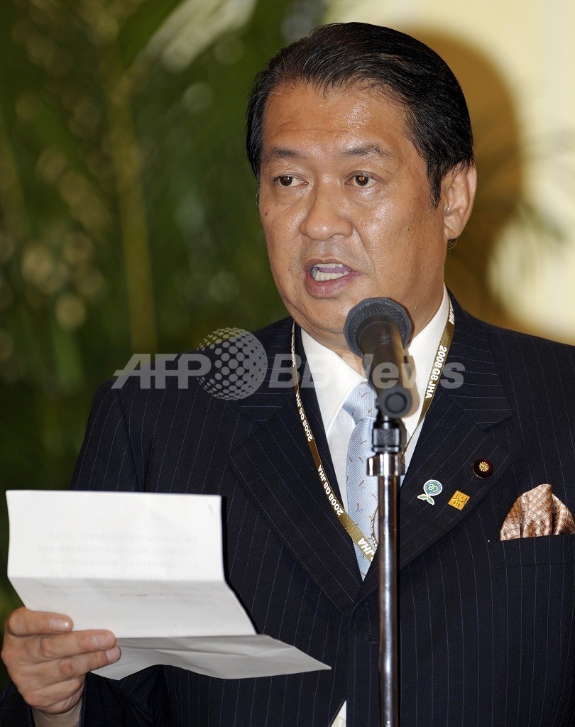 鳩山法相、朝日の「死に神」報道に不快感