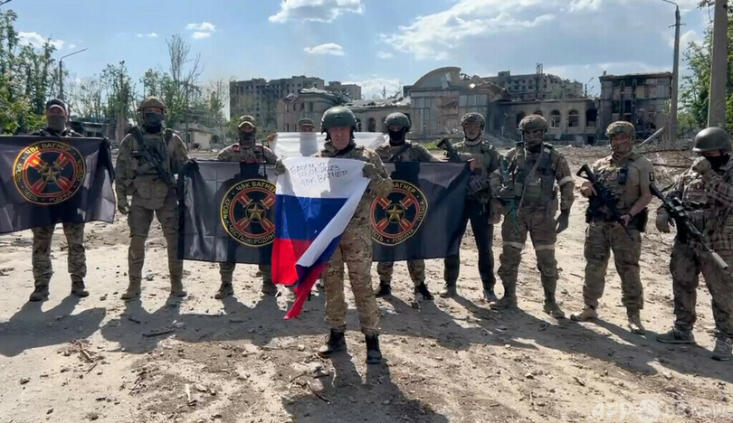 ワグネル、ロシア兵を拘束 正規軍に砲撃受けたと主張