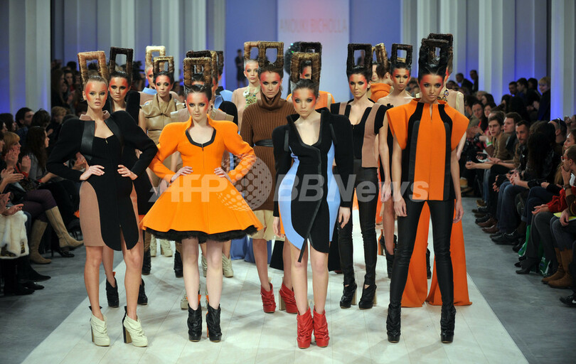 ウクライナ・ファッションウィーク、50組のデザイナーが参加