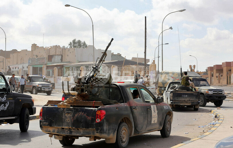 リビア暫定政府、カダフィ派残党の拠点を制圧