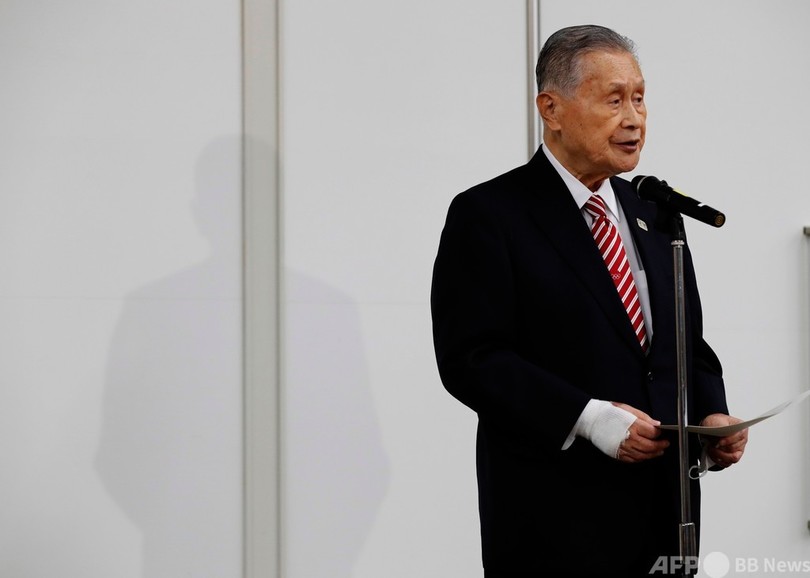 森会長、女性めぐる発言を謝罪 辞任は否定