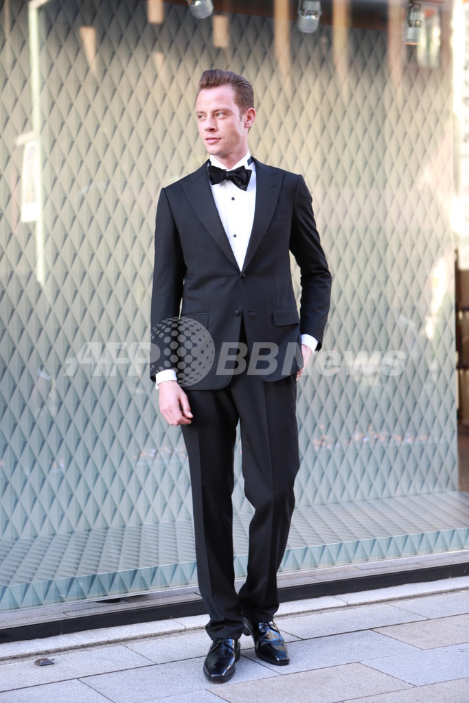 アルフレッド　ダンヒルが銀座の街と男性をオシャレにする