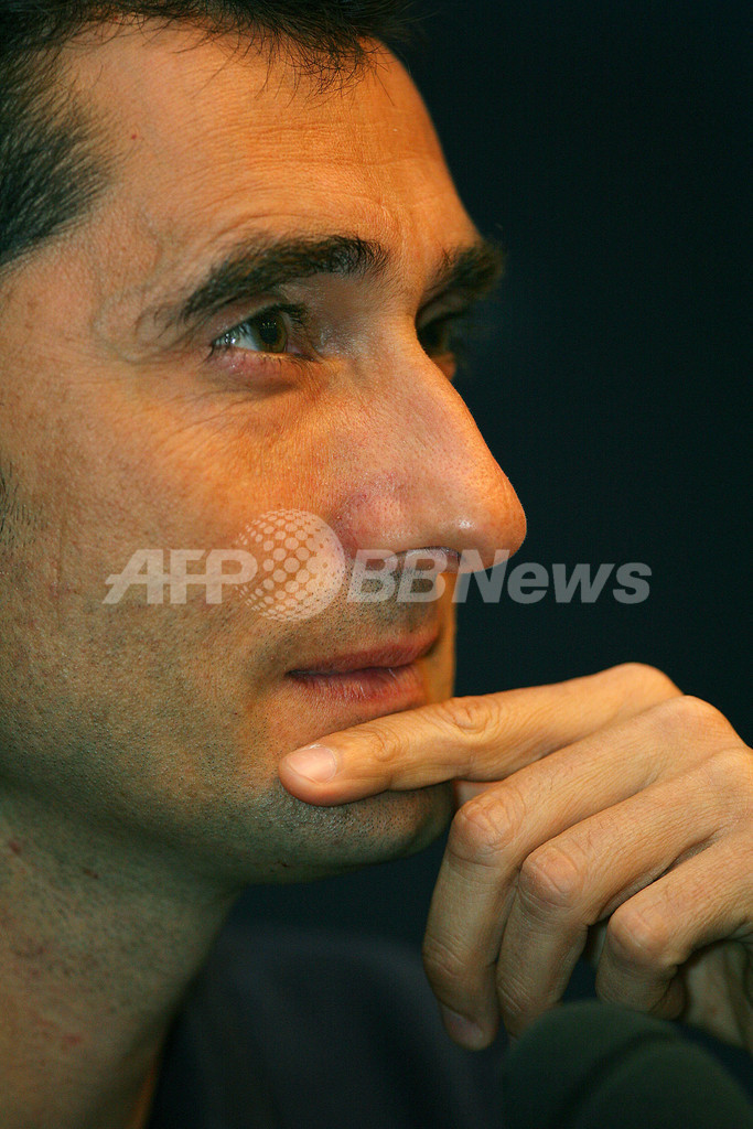 ＜サッカー UEFA杯＞エスパニョール 決勝を控え記者会見に臨む - 英国