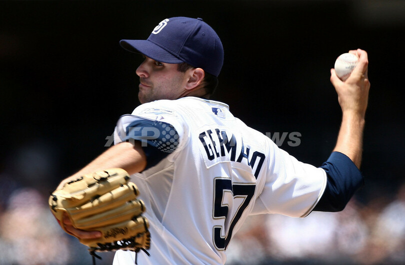 パドレス ジャイアンツに競り勝ち4連勝