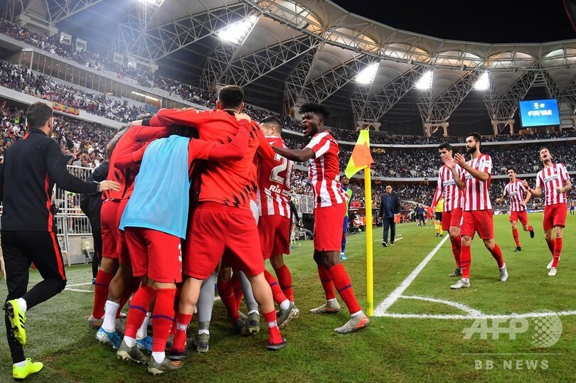 バルサがまさかのスーパー杯敗退、メッシは「子供じみたミス」嘆く