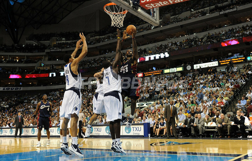 キャバリアーズ レブロンの活躍でマーベリックスに勝利