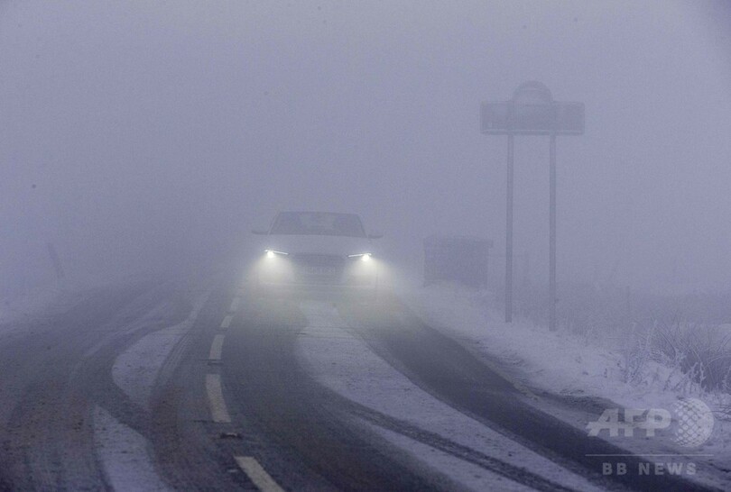 欧州北部で大雪、空の便などに大きな乱れ 英は4年ぶり規模