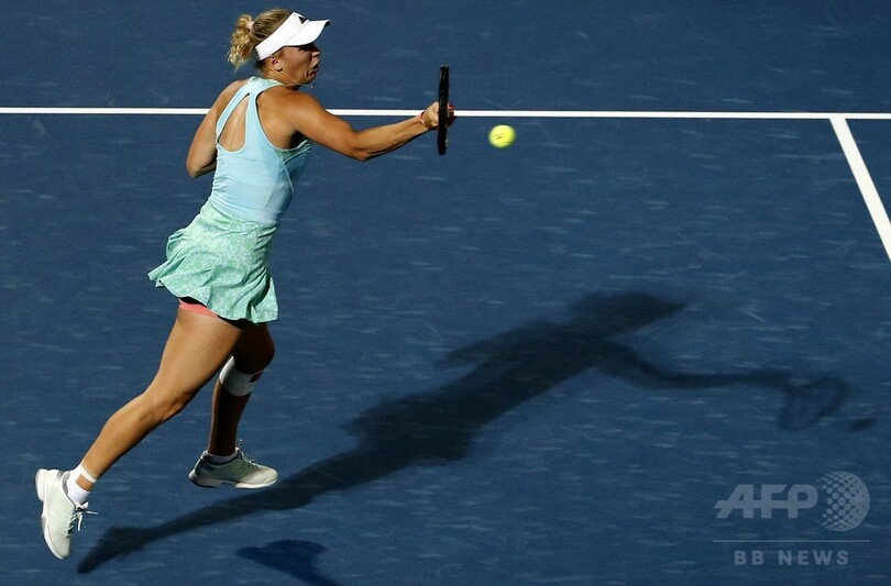 ボズニアツキがコルネ下し8強入り、ドバイ・テニス選手権