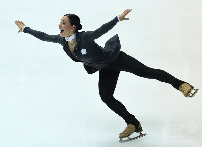 ゴールドが僅差でSP首位発進、村上は3位 NHK杯