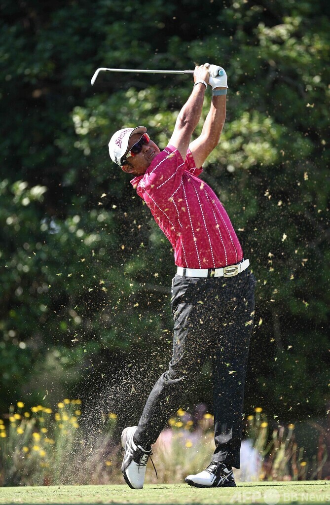 オーベリが首位浮上 松山は3打差8位に 全米OP