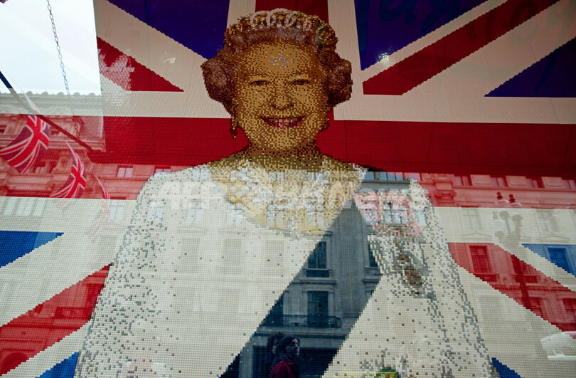 英女王の代役を20年務める女性、仕事の楽しさを語る