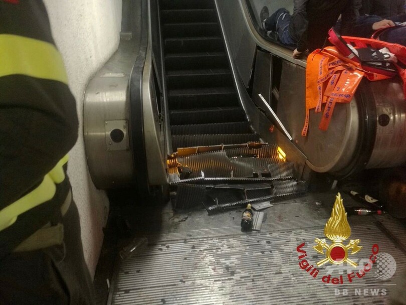 伊首都でエスカレーター事故 ロシア人サッカーファンのジャンプ原因か