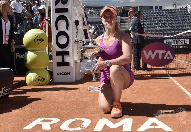 スビトリーナが今季4勝目、クレー好調ハレプ下す イタリア国際