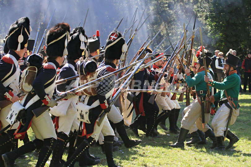 ナポレオンの「アウステルリッツの戦い」を再現、チェコ 写真16枚 国際ニュース：AFPBB News
